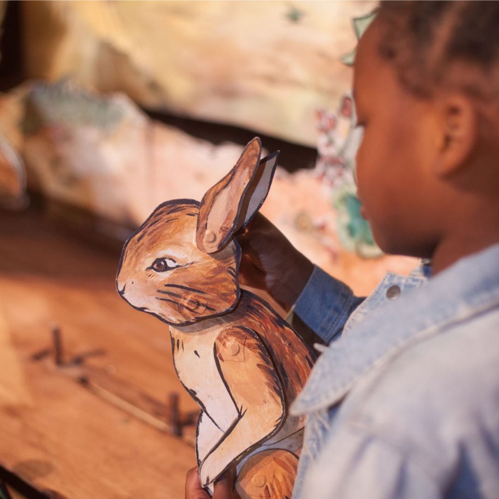 The Tale of Peter Rabbit - Children's Puppet Show 